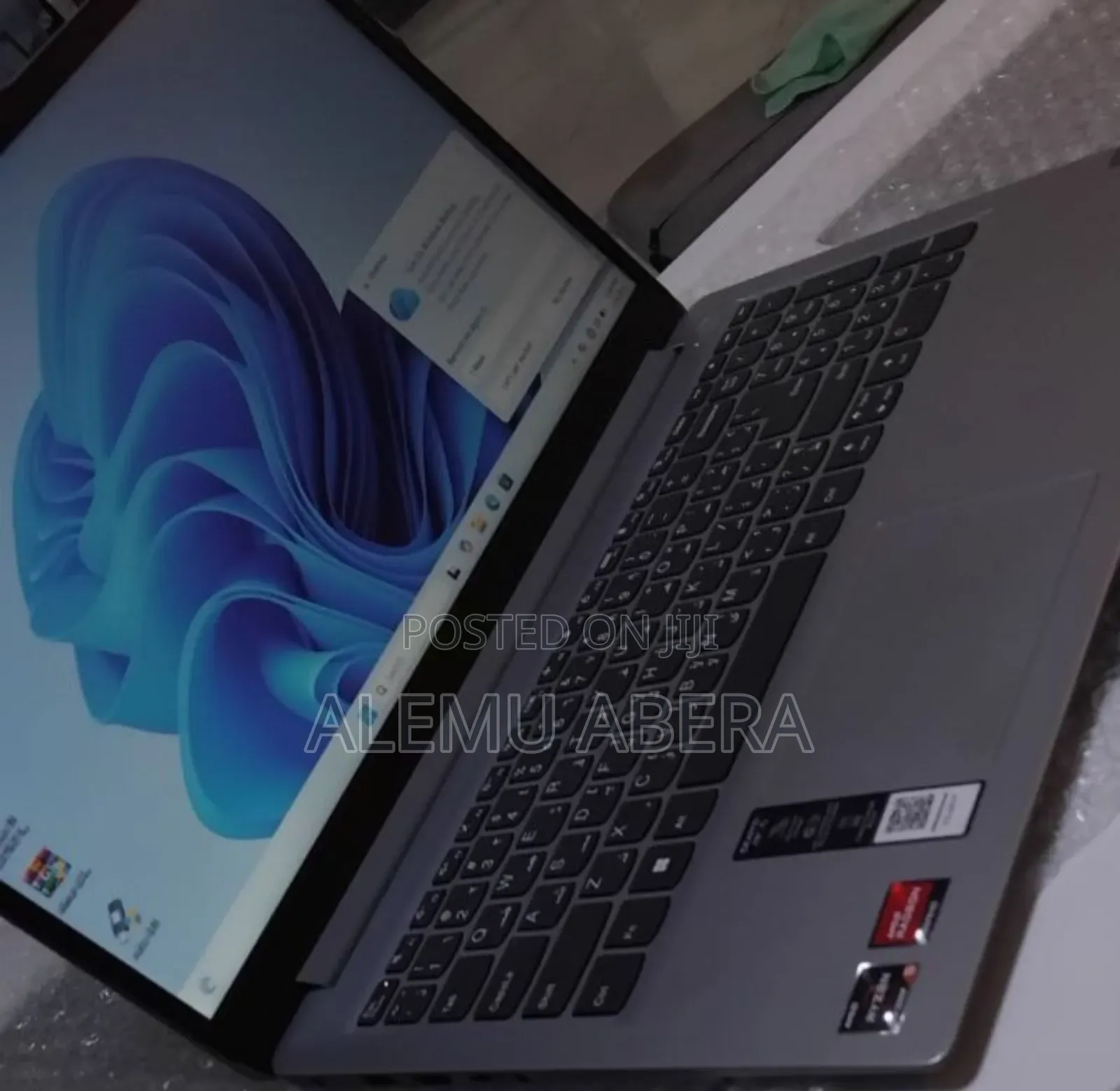 New Laptop Lenovo Ideapad 3 8GB AMD Ryzen 5 SSD 512GB