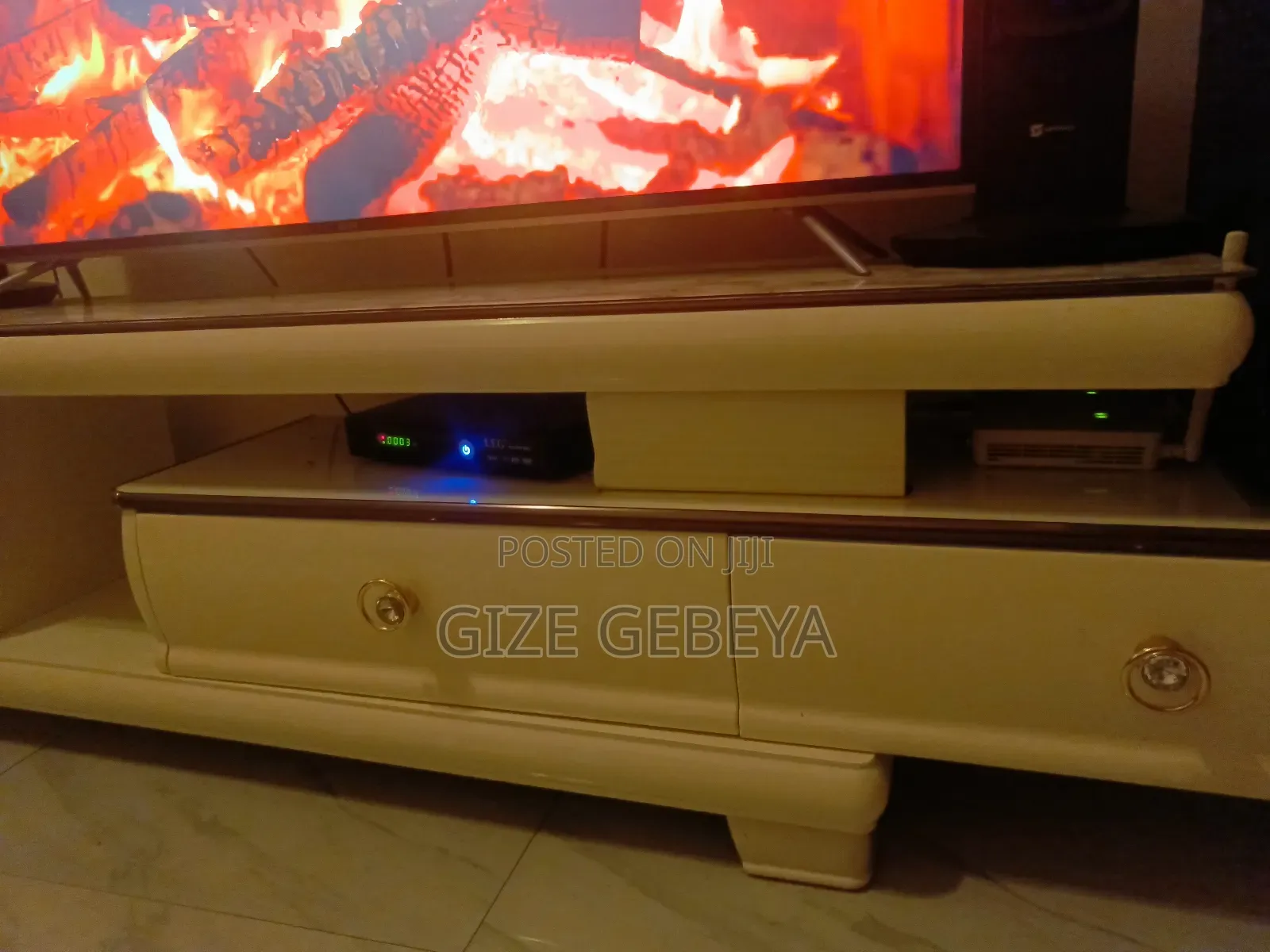 50 Inch Orbit Smart Tv With Tv Stand