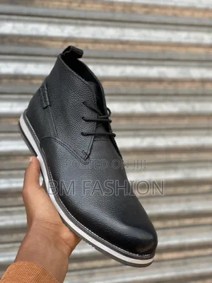 Black Clarks Pebbled Leather Shoes (Free Delivery )