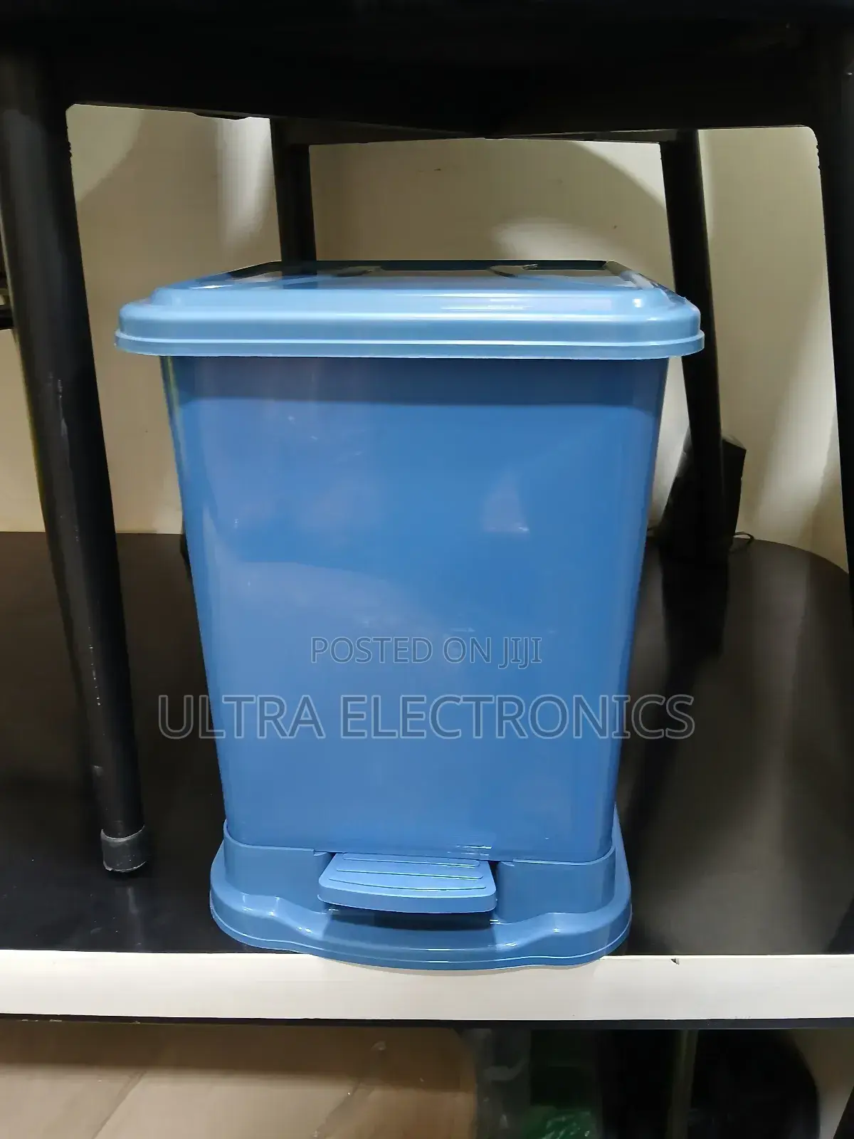 Garbage Plastic Pedal-operated Waste Bin, Similar To Models 17l