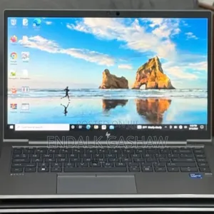 New Laptop HP ZBook Firefly G8 16GB Intel Core i7 SSD 512GB