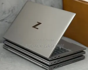 New Laptop HP ZBook Firefly G8 16GB Intel Core i7 SSD 512GB
