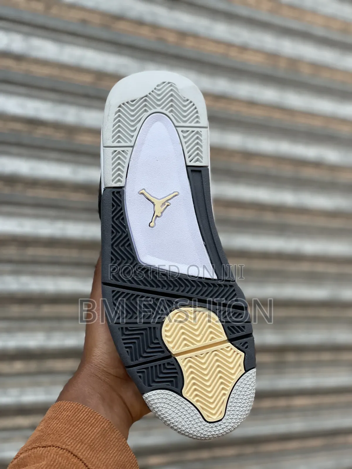 Jordan 4 "Olive Canvas" in Inspired