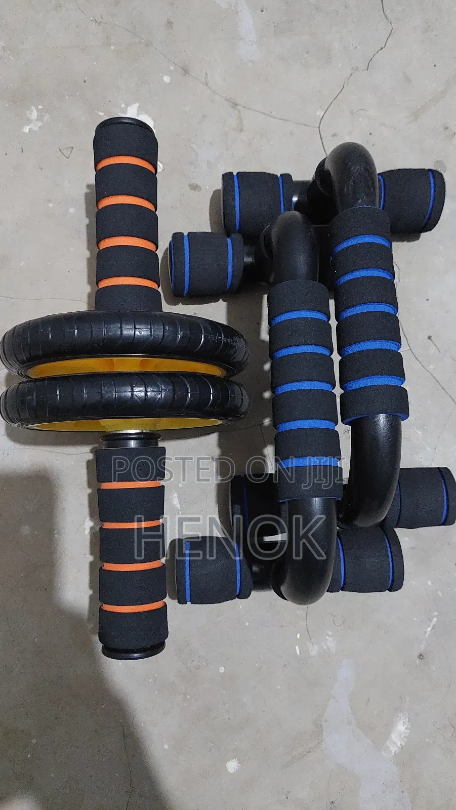 Abs Roller + Push Up Bar