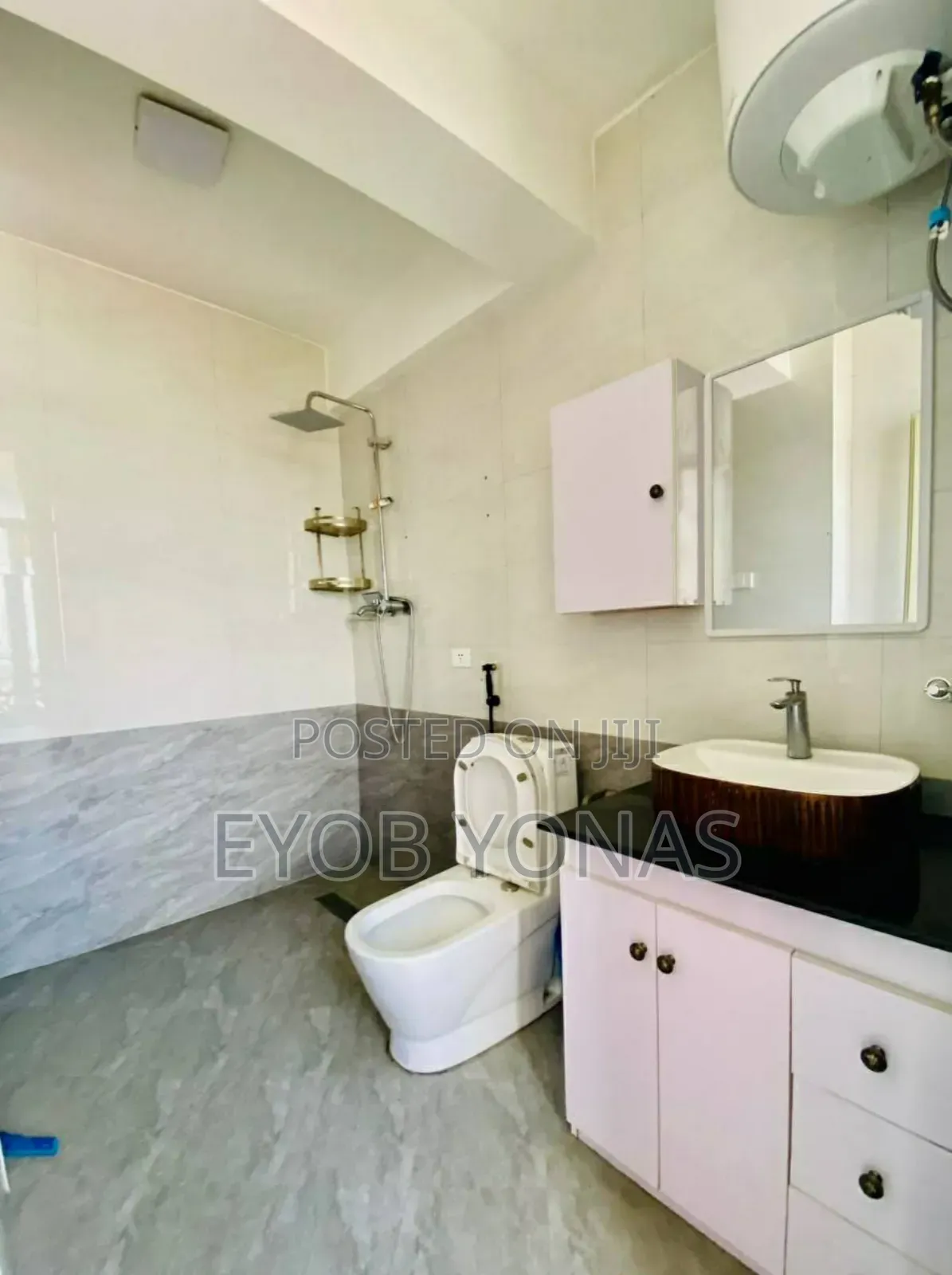 Furnished 2bdrm Apartment in የሚሸጥ አፓርታማ ፊጋ, Gullele for sale