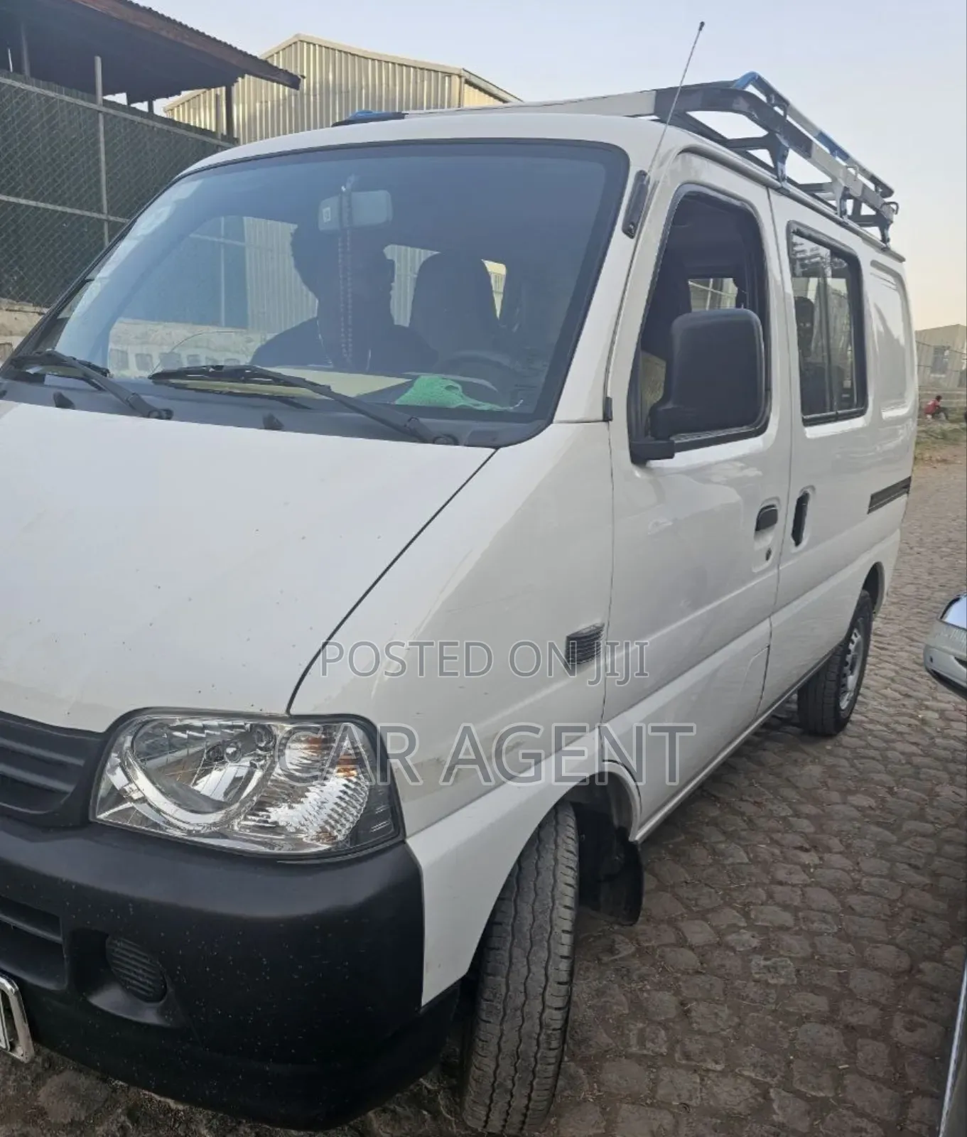 Suzuki Every 2024 White