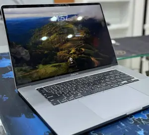 New Laptop Apple MacBook Pro 2019 16GB Intel Core i7 SSD 512GB