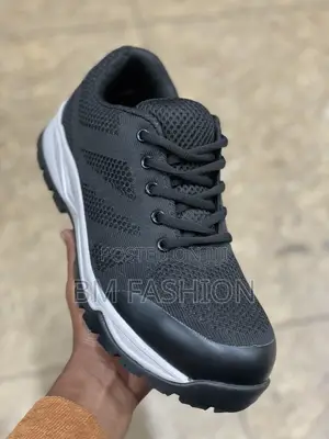 Safety First Casual Low Sneaker Type Safety Shoes for Officers