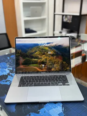 New Laptop Apple MacBook Pro 2019 16GB Intel Core i7 SSD 512GB