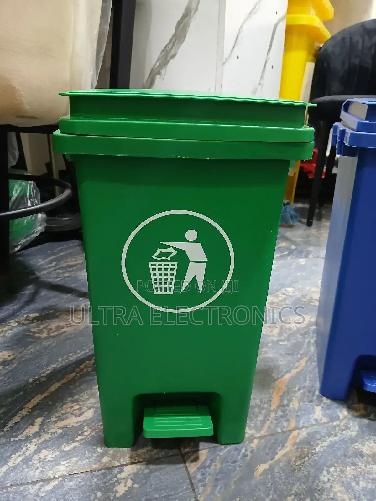 Garbage 30l Green Plastic Pedal Garbage Dustbin Designed for Waste