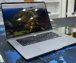 New Laptop Apple MacBook Pro 2019 16GB Intel Core i7 SSD 512GB