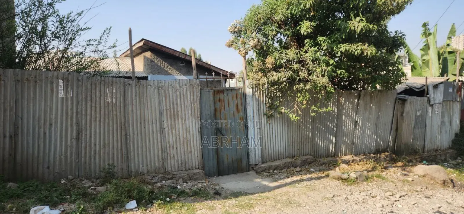 በ CMC ሳፋሪ ትምህርት ቤት ጋር የሚገኝ የሚሸጥ መሬት