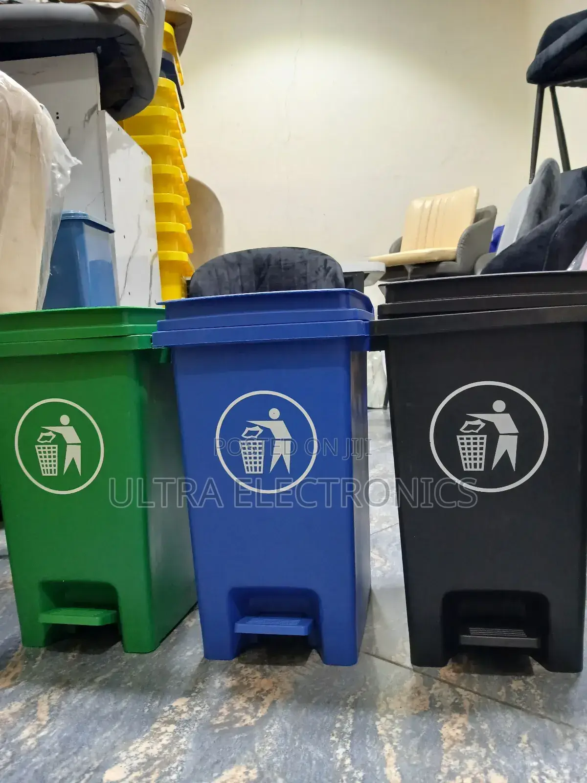 Garbage Plastic Pedal Garbage Waste Dustbins, Commonly