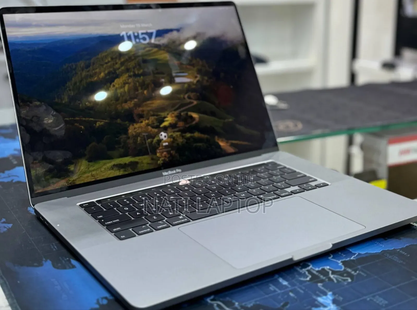 New Laptop Apple MacBook Pro 2019 16GB Intel Core i7 SSD 512GB