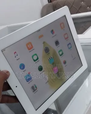 New Apple iPad 3 Wi-Fi + Cellular 32 GB Silver