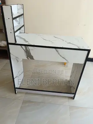 Nail Table