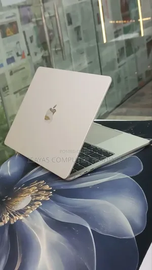 New Laptop Apple MacBook Air 2025 M4 13-inch 16GB Apple M4 SSD 256GB
