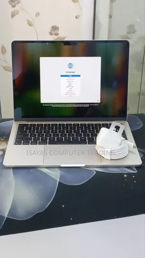 New Laptop Apple MacBook Air 2025 M4 13-inch 16GB Apple M4 SSD 256GB