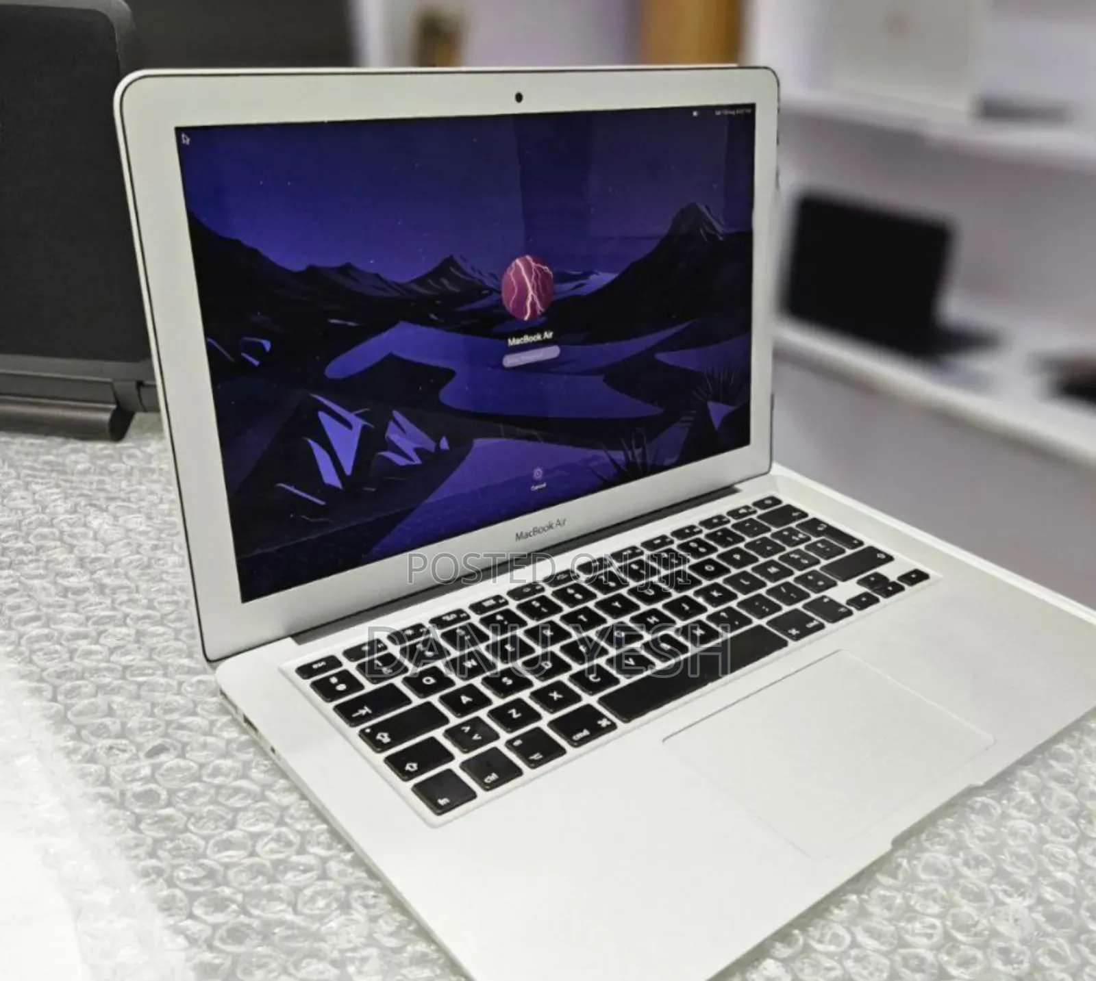 New Laptop Apple MacBook Air 8GB Intel Core i7 SSD 512GB