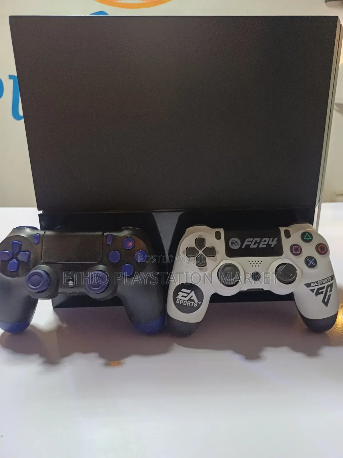 Playstation 4 Slim Jealbreak በ ፈለጉት Versions