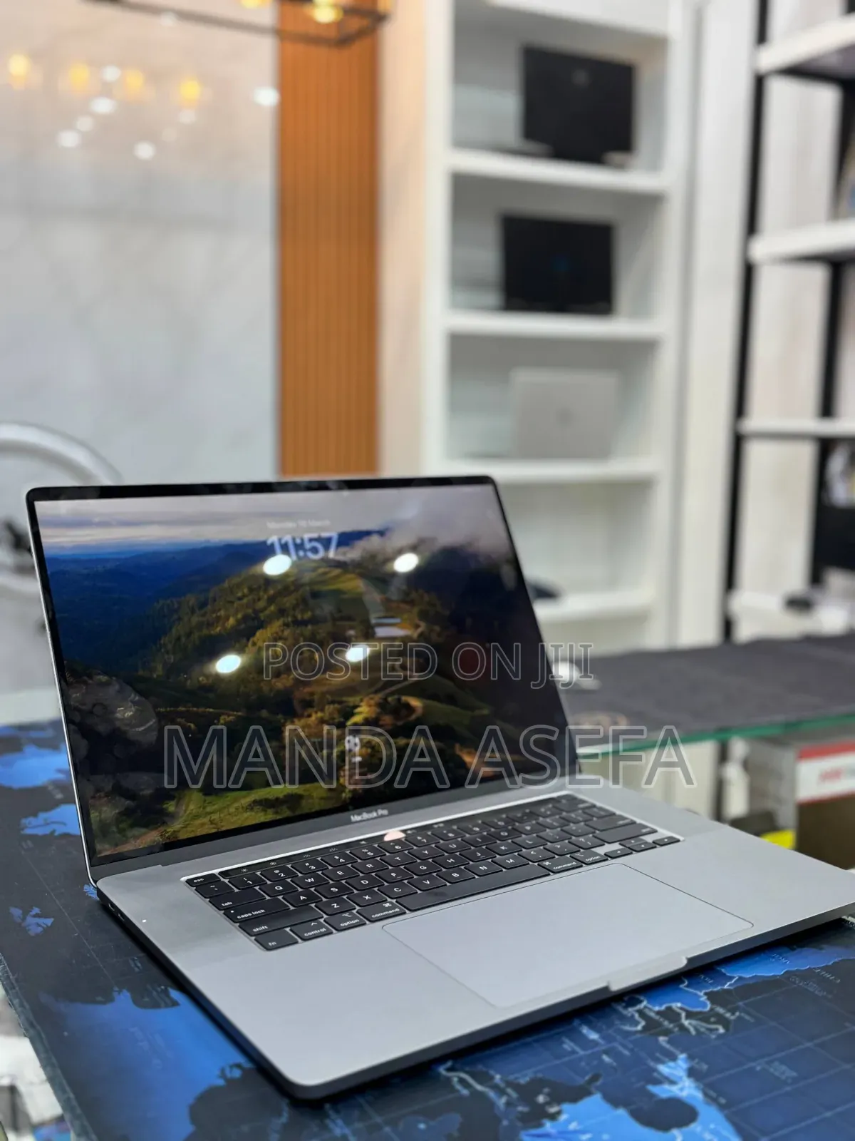 New Laptop Apple MacBook Pro 2019 16GB Intel Core i7 SSD 512GB