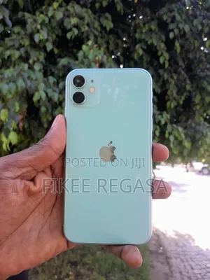 New Apple iPhone 11 128 GB Bronze