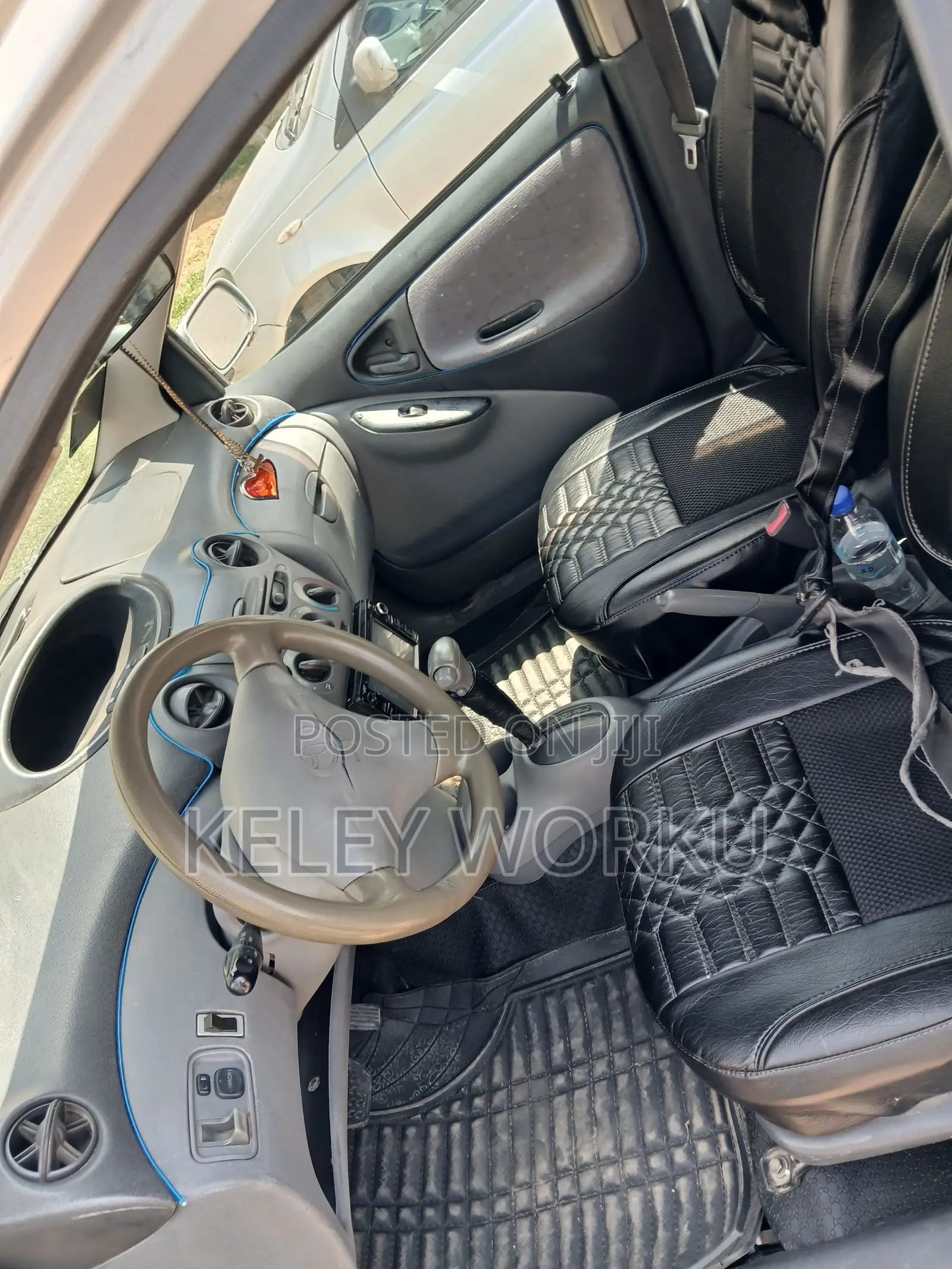 Toyota Vitz 2000 Silver