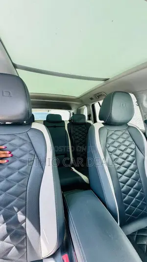 Volkswagen ID.6 2022 Gray