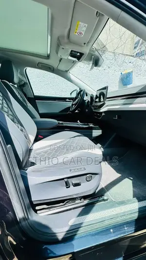 Volkswagen ID.6 2022 Gray