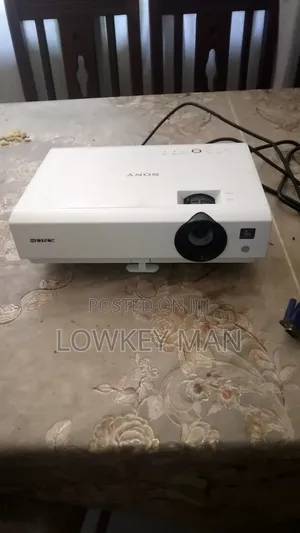Sony Dx 100 Projector