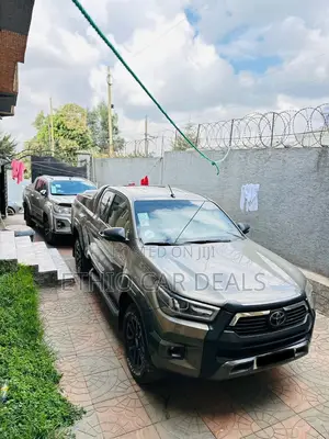 Toyota Hilux 2021 Beige