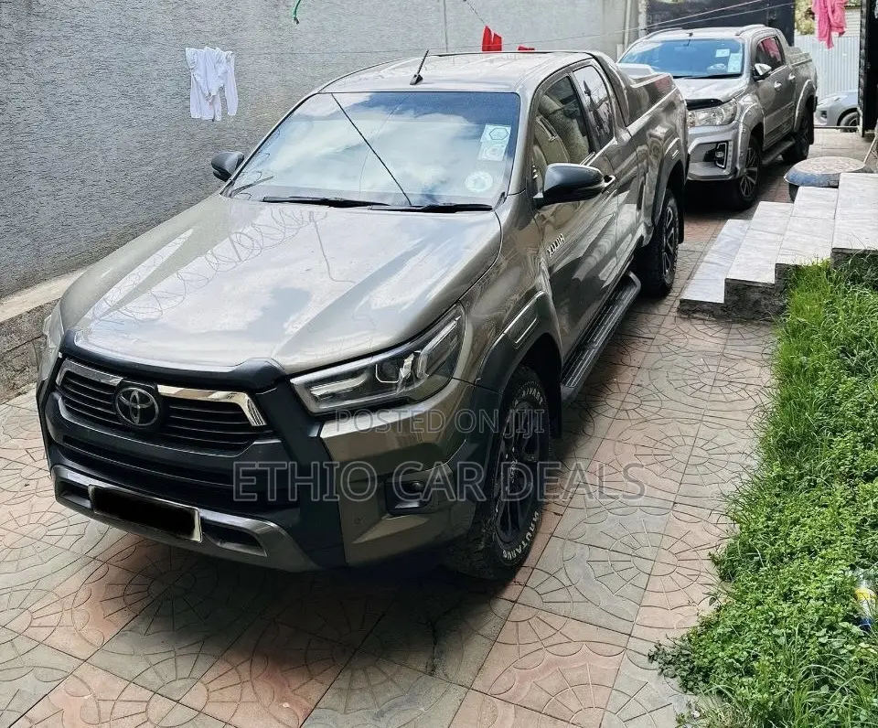 Toyota Hilux 2021 Beige
