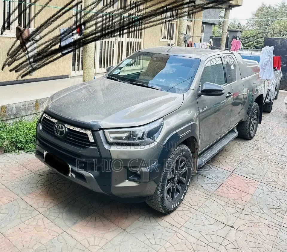 Toyota Hilux 2021 Beige