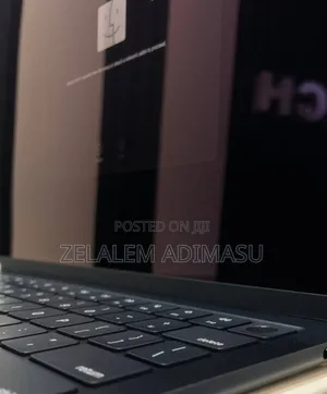New Laptop Apple MacBook Air 2025 M4 13-inch 16GB Apple M4 SSD 512GB