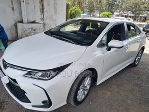 Toyota Corolla 2022 White