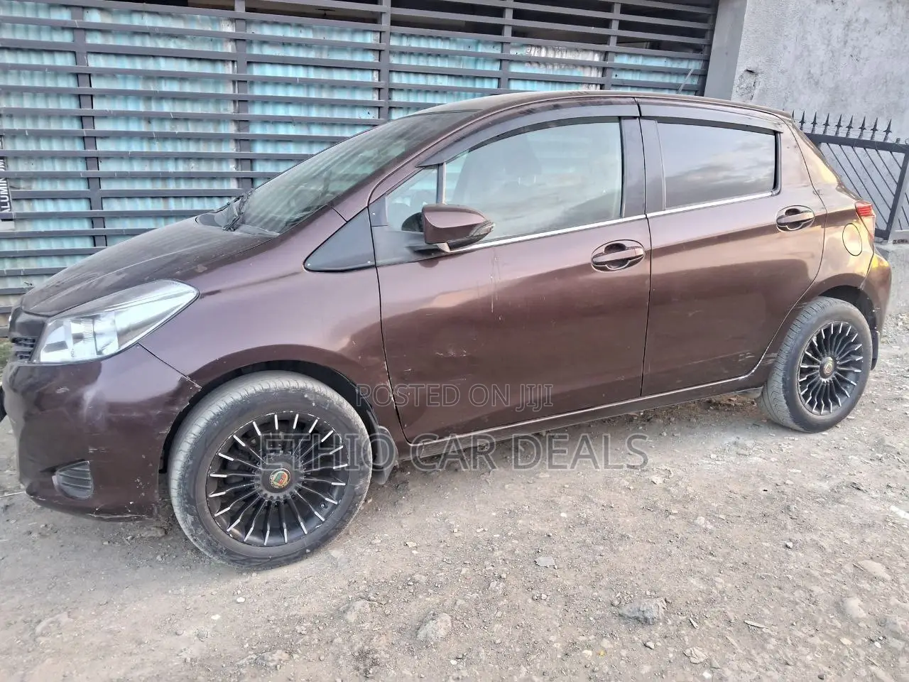 Toyota Yaris 2012 Burgundy