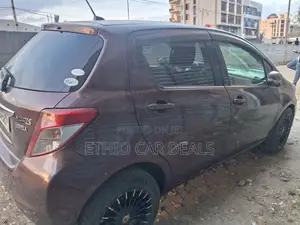 Toyota Yaris 2012 Burgundy