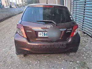Toyota Yaris 2012 Burgundy