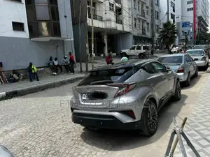 Toyota C-HR 2020 Gray