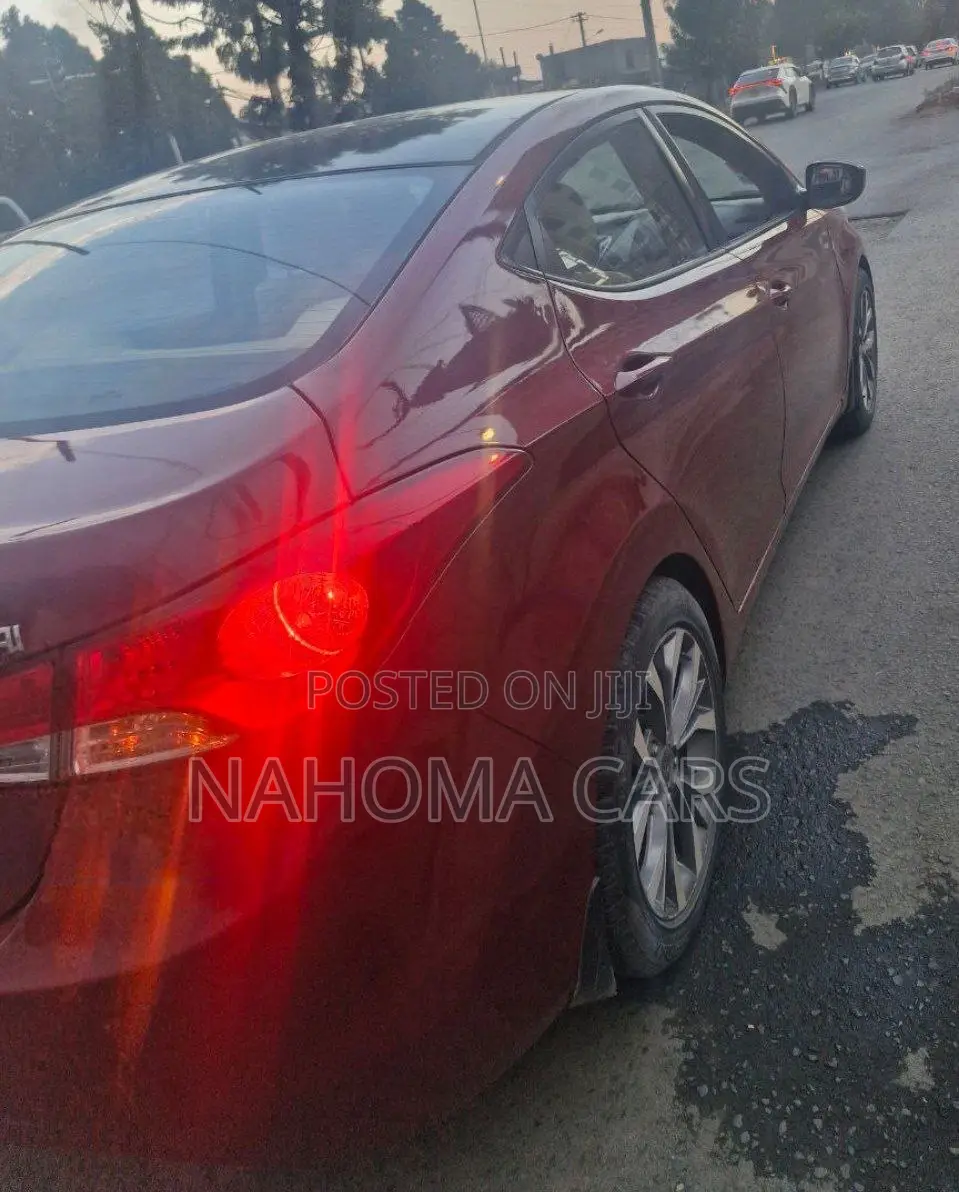 Hyundai Elantra 2013 Red