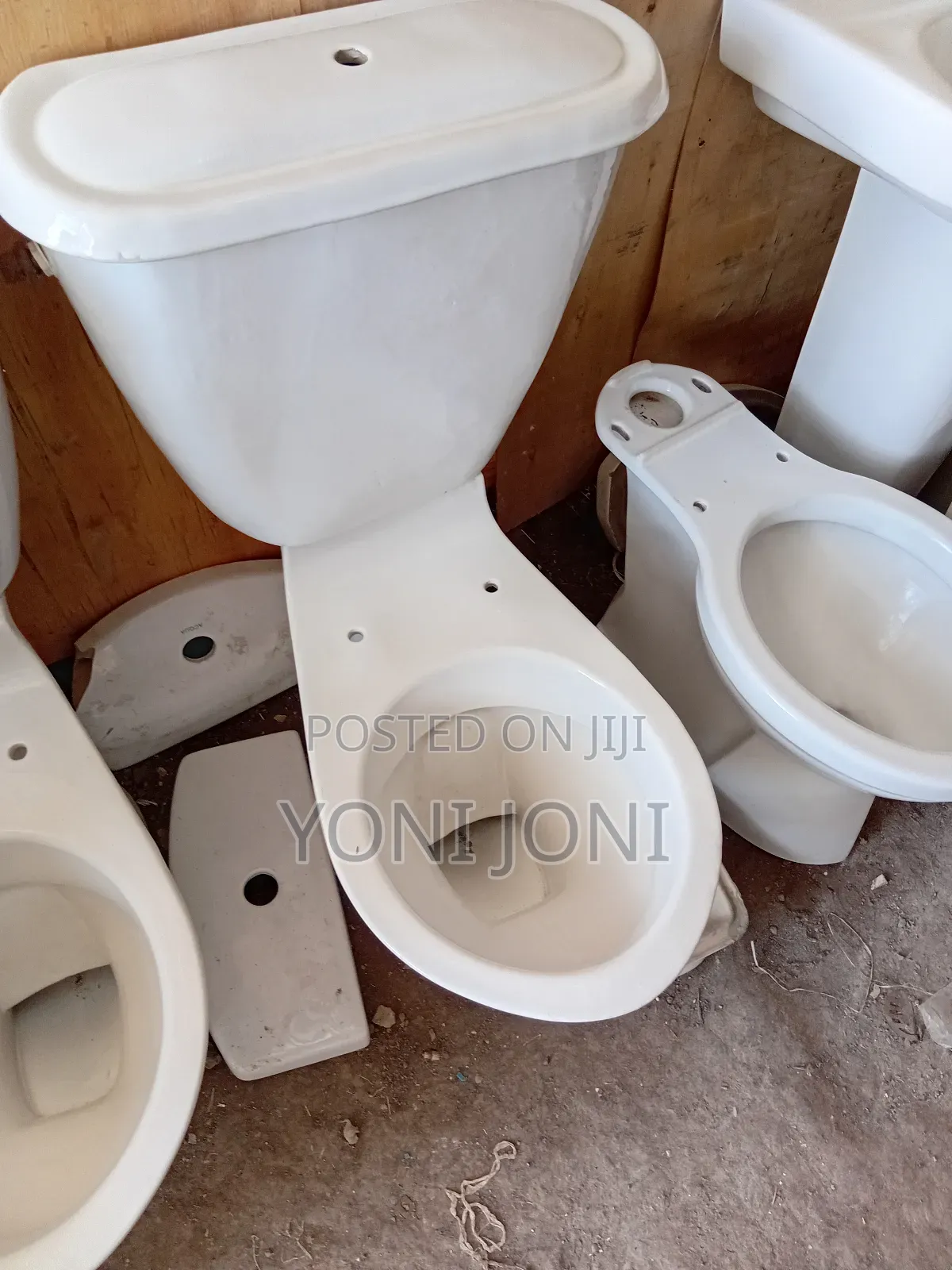Tabor Toilet Yefok Floor