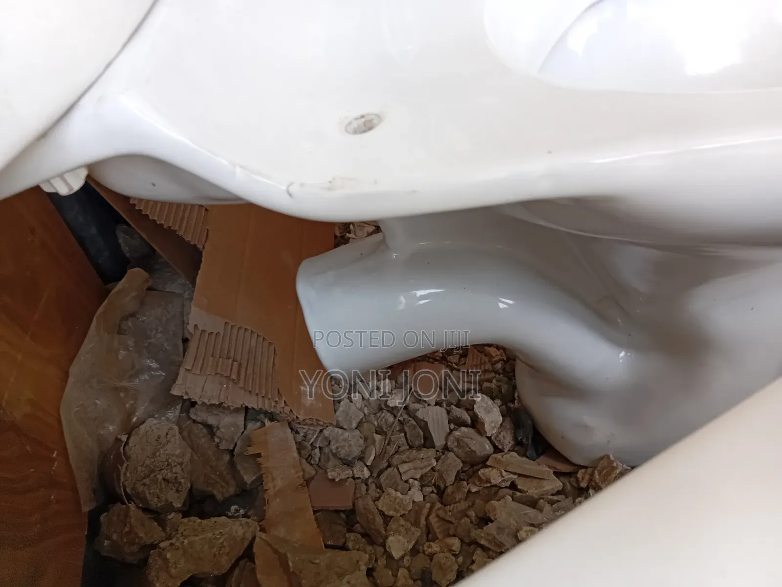 Tabor Toilet Yefok Floor