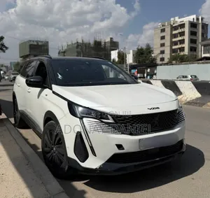 Peugeot 5008 2022 White