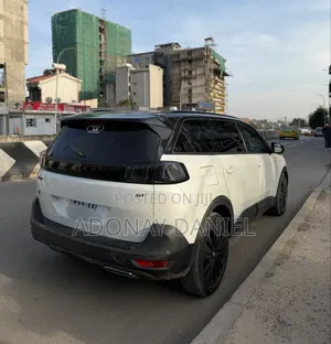 Peugeot 5008 2022 White