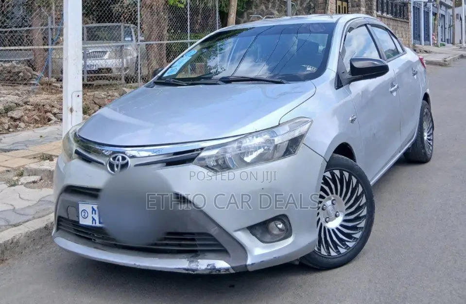 Toyota Yaris 2014 Silver
