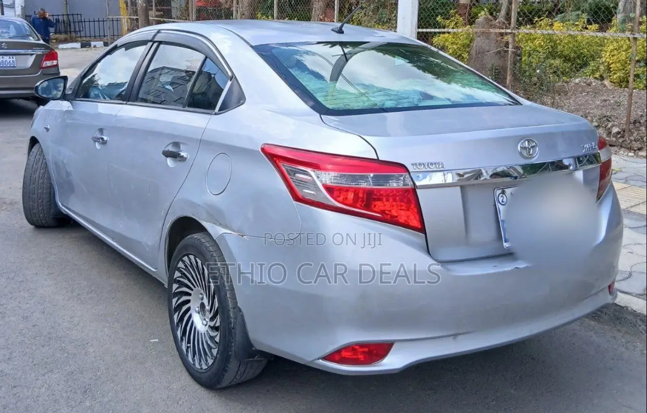 Toyota Yaris 2014 Silver