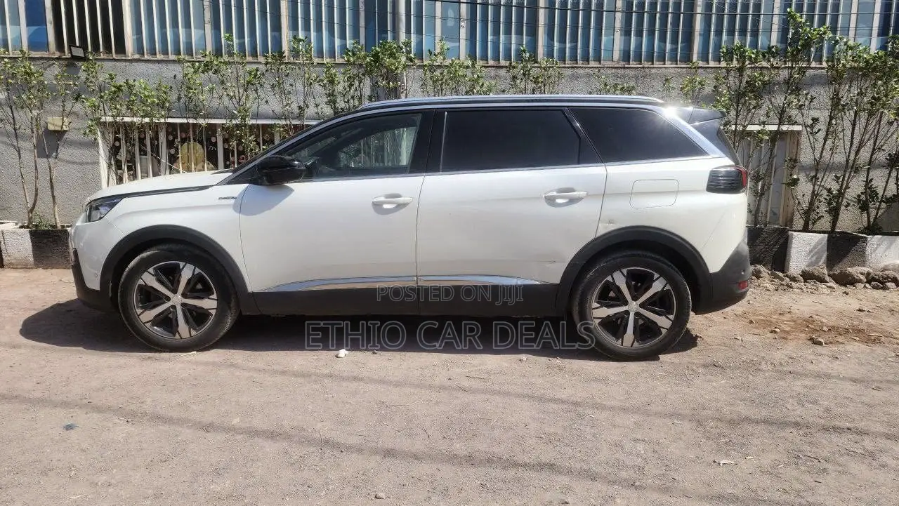 Peugeot 5008 2020 White