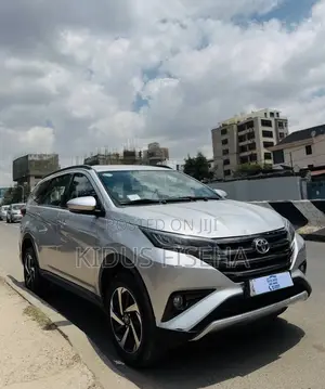 Toyota Rush 2021 Silver