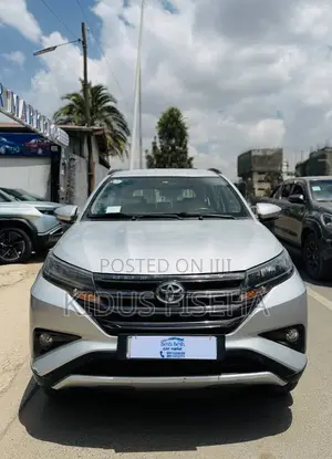 Toyota Rush 2021 Silver