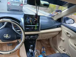 Toyota Yaris 2015 Silver